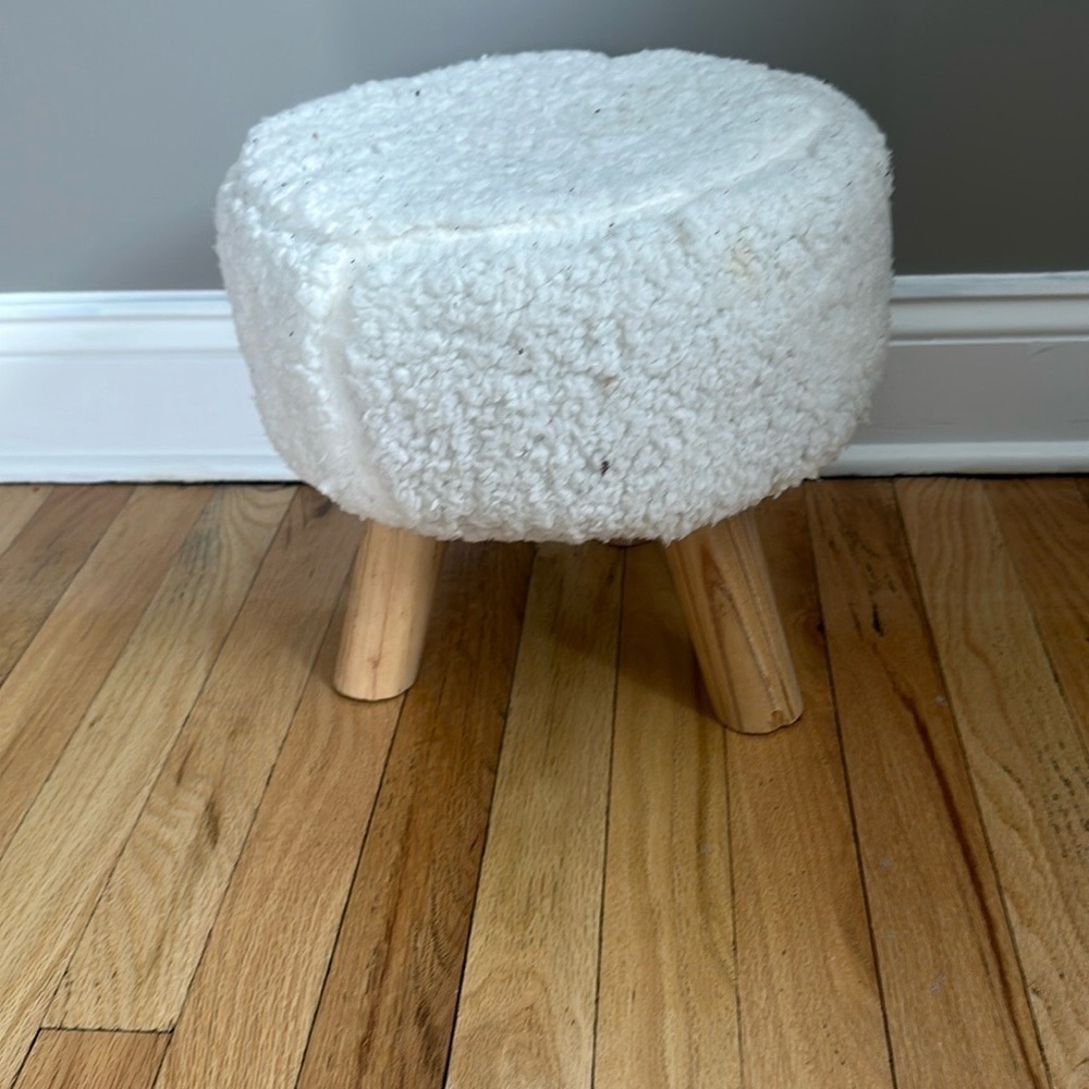 Faux Fur Footstool - Picture 2 of 7